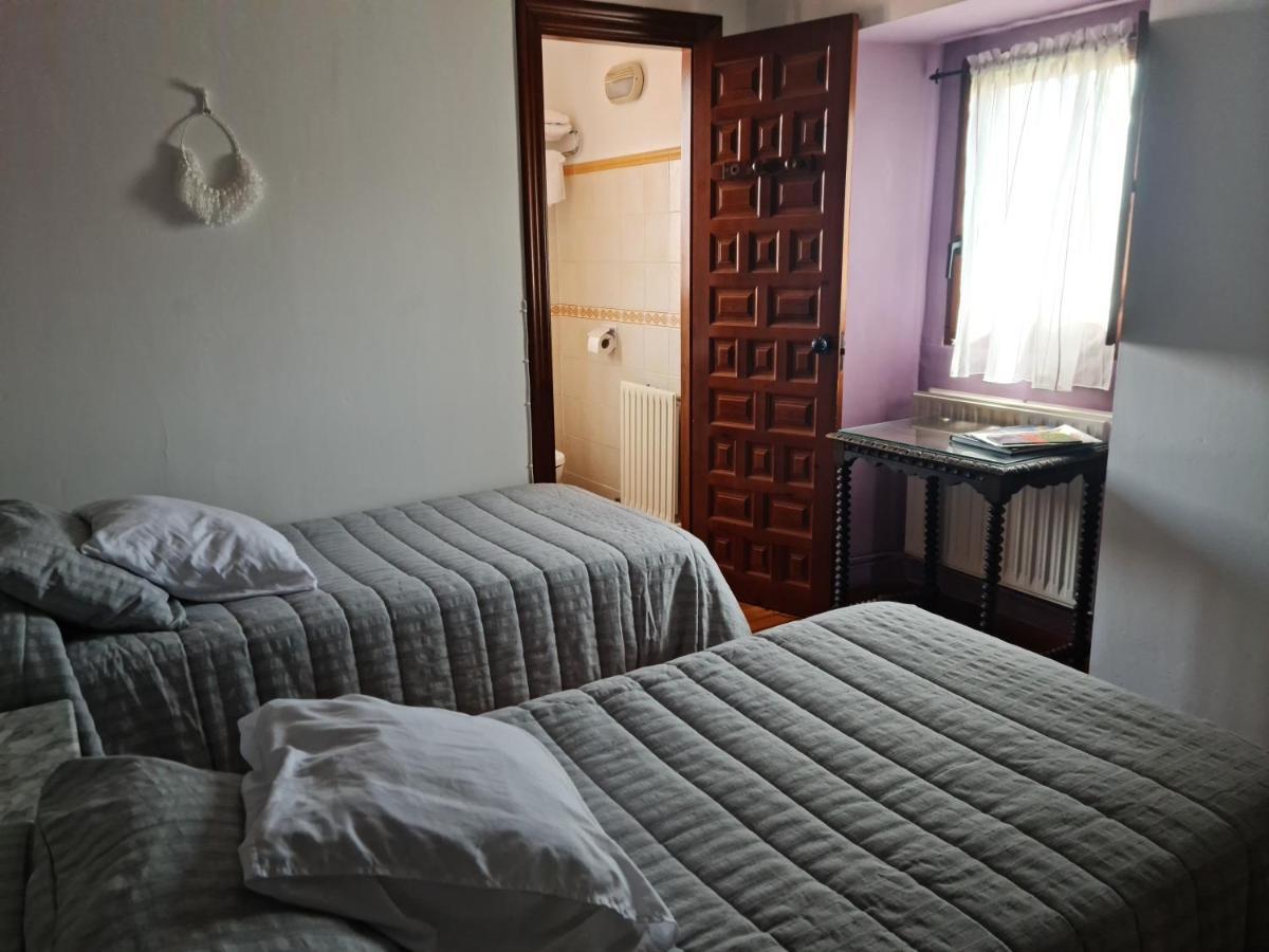 أتابويركا Restaurante Hotel Rural Papasol الغرفة الصورة